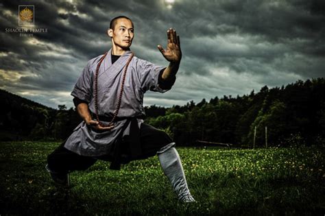 The Essentials Of Qigong Practice Med Shaolin Mester Shi Heng Yi