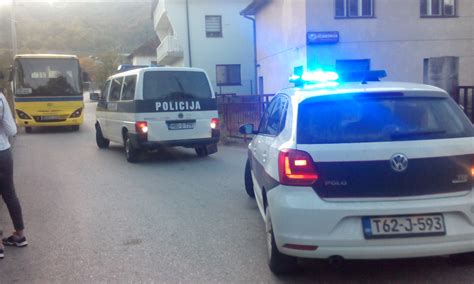 Haos u Hadžićima Velika policijska potjera za sumnjivim vozilom