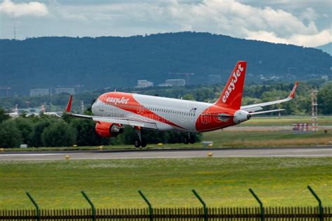 OE IDX Easy Jet Airbus A320 214 Jet In Zurich In Switzerland Editorial