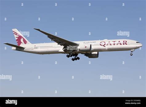 Qatar Airways Boeing Hi Res Stock Photography And Images Alamy