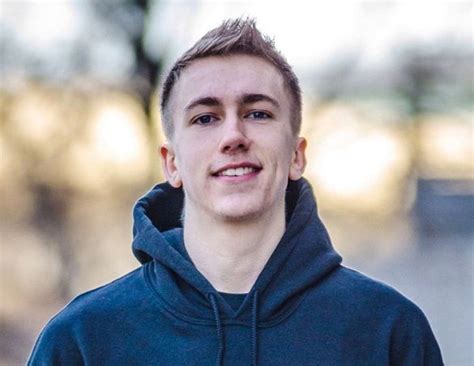 Miniminter (Simon Minter) Height, Weight, Age, Girlfriend, Biography ...