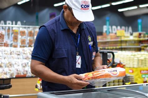 Supermercado é autuado por venda de 40kg de alimentos impróprios para