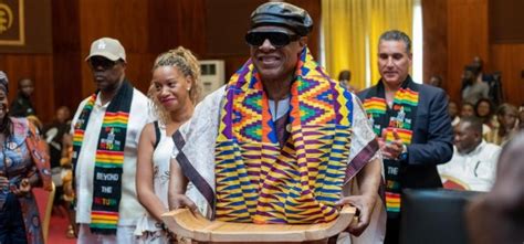 Ghana L artiste américain Stevie Wonder devient un ghanéen et fête