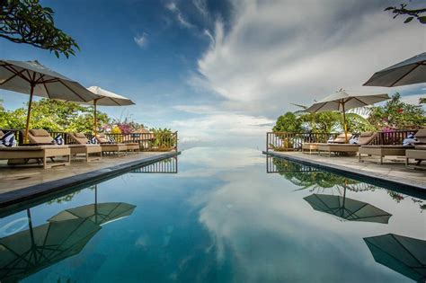 Keren 10 Hotel Dengan Kolam Renang Terbaik Di Indonesia Tawarkan View