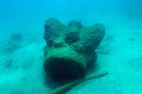 Mergulhador Encontra Navio Naufragado De Mil Anos Em Israel