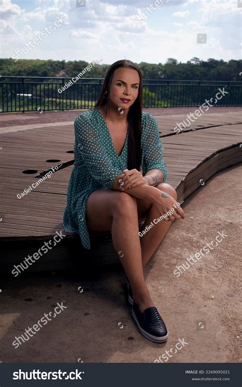 Mujer transgenero latina Más de 2 839 fotos de stock con licencia libres de regalías Shutterstock