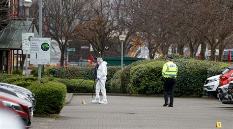 Glasgow Man Covered In Blood After Being Stabbed In Neck Cried For