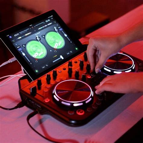 Compact DJ Controller - Petagadget | Cool electronics, Dj, Cool gadgets