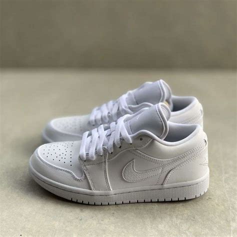 Jual Nike Air Jordan 1 Low Triple White Women Di Seller Shoebite