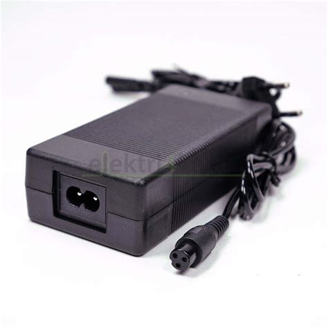 Зарядно устройство 42V (GX12 3pin 8mm) - Електри4ката