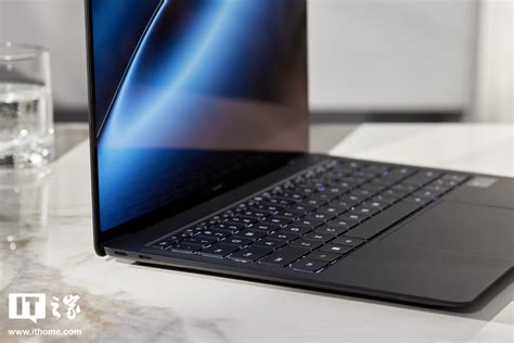 Так выглядит первый в мире ноутбук с процессором Intel Core Ultra 9 и ...