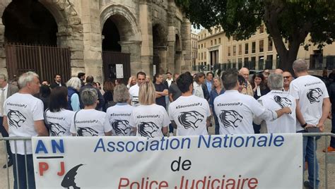 Réforme de la police judiciaire une manifestation à Nîmes avec