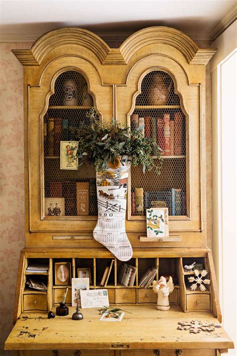 Victorian Christmas Decoration Ideas for Vintage Elegance