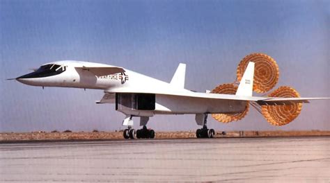 OTD in 1969, The Iconic XB-70 Valkyrie Mach 3 Super Bomber Made Its Last Flight - The Aviationist