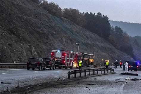 Bulgaria Bus Si Schianta 45 Morti L Incidente Su Un Autostrada A Sud