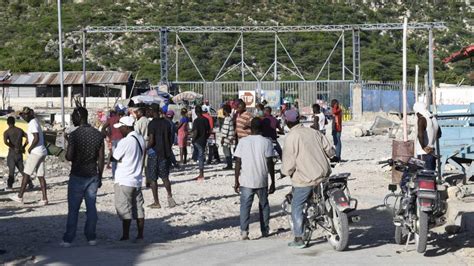 Haitianos mantienen cerrado paso fronterizo por Jimaní Diario Libre