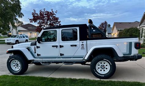 Who Makes The Best Scrambler Decal Kit Jeep Gladiator Jt News Forum Community