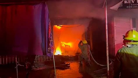 Video Incendio Consume Locales Comerciales En Acapulco Z Calo