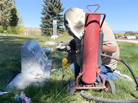 Gravesite Location and Memorial Services at Highland Memorial Park 16