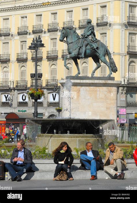 Statua Di Carlo Iii Immagini E Fotografie Stock Ad Alta Risoluzione Alamy