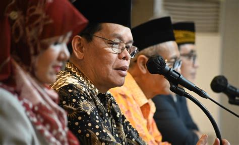 MUI Majelis Ulama Indonesia MUI Majelis Ulama Indonesia