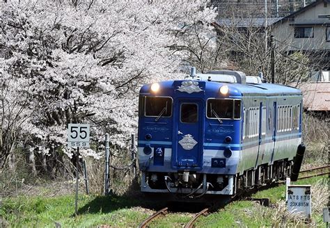 【動画・写真】木次線で運行スタート 観光列車あめつち 木次駅で150人歓迎 山陰中央新報デジタル