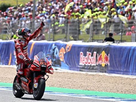 Spanish Motogp Francesco Bagnaia Outpaces Fabio Quartararo To Win At