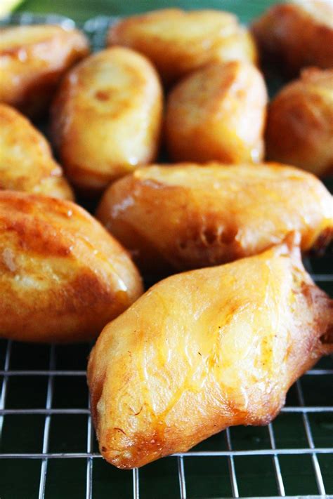 Honey-Drizzled Golden Banana Fritters | Foodelicacy