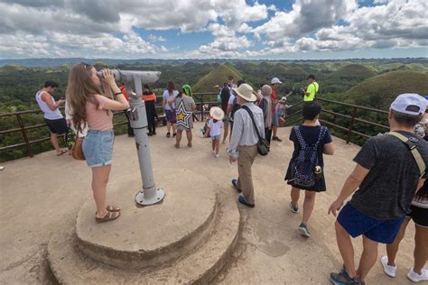 complete guide   philippines chocolate hills