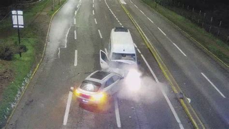 Video Las Im Genes Del Choque En Lo Barnechea Entre Una Van Y Un