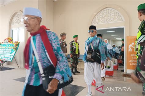 Embarkasi Kertajati Mulai Terbang Jamaah Calon Haji Langsung Ke Jeddah