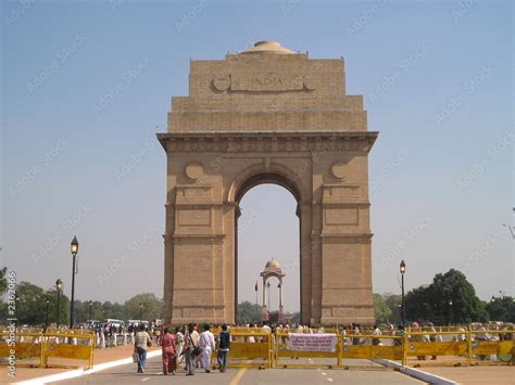 the india gate (new delhi, india) Stock Photo | Adobe Stock