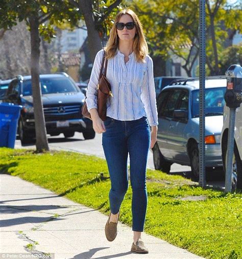 Emily Blunt Has Her Hands Full Leaving Trendy La Furniture Store