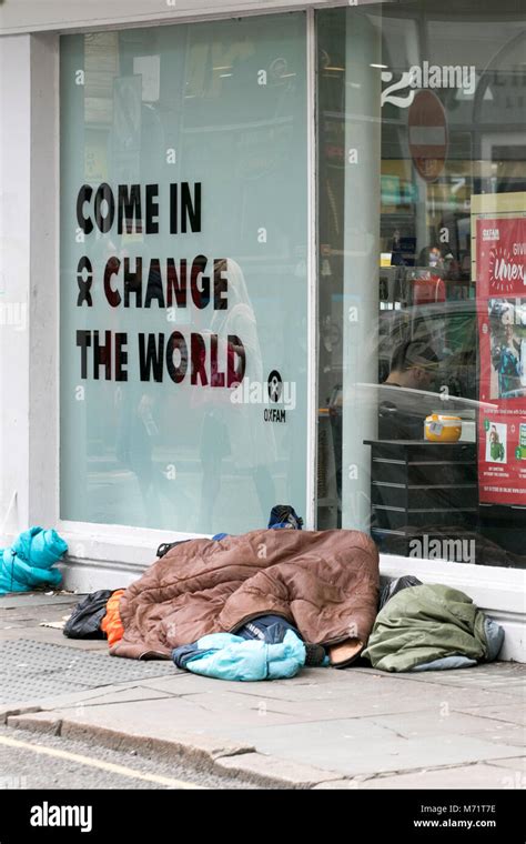 Homeless Homelessness Beg Beggar Tramp Swep Rough Sleeper Sleeping Cold