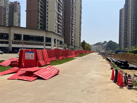 宝能公馆商铺门前道路围蔽施工影响商户营业和路人通行，相关部门表示：加快施工尽快“还路于民”韶关发布