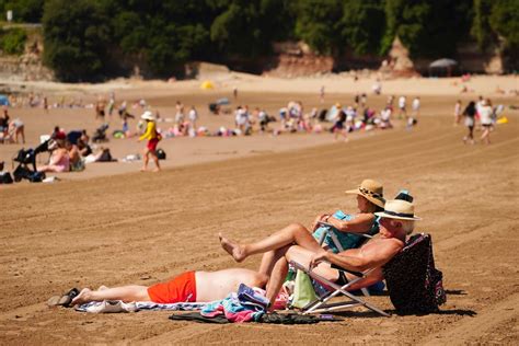 Hottest Night On Record For Uk As Temperatures Set To Rise To 41c On Tuesday Trendradars Uk