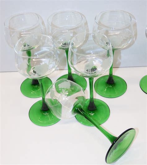 6 VERRES A PIEDS ANCIENS VERRE VIN DALSACE VIN Du RHIN 6 LUMINARC 2