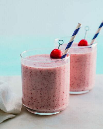 Grape Smoothie – A Couple Cooks