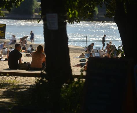 Koncerty pikniki plażówka nad Wisłą Co się będzie działo w Warszawie