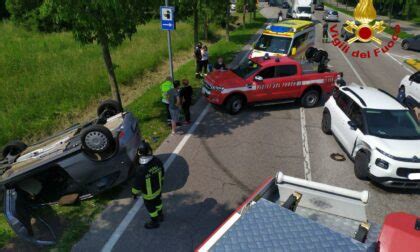 Vittorio Veneto Scontro Tra Due Auto Un Ferito Estratto Dalle Lamiere