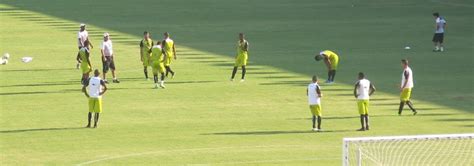 Curtinha após goleada titulares do Vasco fazem leve atividade no