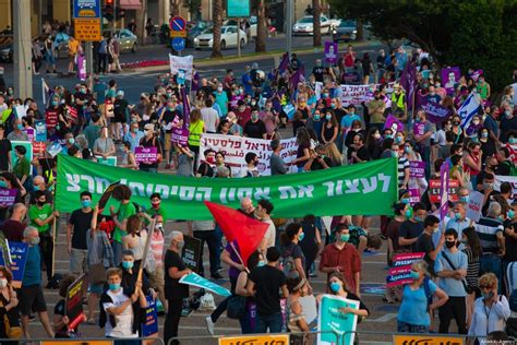 Thousands In Israel Protest Netanyahus Annexation Plan Middle East