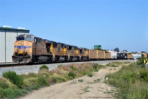 Union Pacific Up 5446 Leads Train Lof67 Northbound On The Flickr