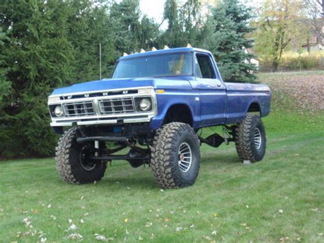 1975 Ford F250 4x4 Big Blue