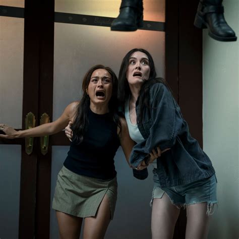 Aubrey Plaza Filmed A Hour Sex Scene With Robert De Niro Marie Claire