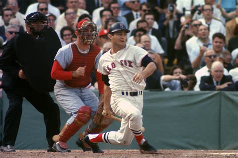 The Red Sox Lion In Winter At 80 Carl Yastrzemski Looks To The Field