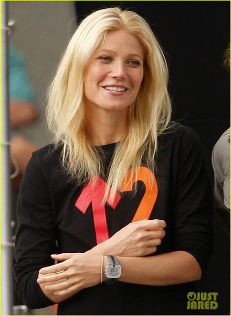 Gwyneth Paltrow Thanks For Sharing Set With Mark Ruffalo Photo