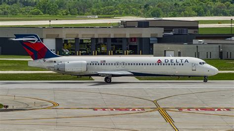 Delta Air Lines Boeing 717 2bd N717jl Delta Air Lines Boei Flickr