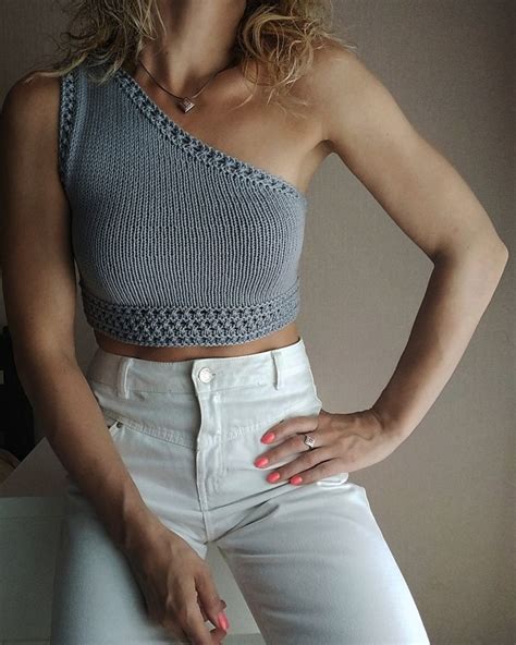 Описание кроп-топа на одно плечо. Вязаный кроп-топ. One shoulder top ...
