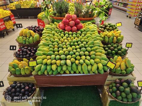 Pin von Cruz Verdugo auf Produce displays | Obst und gemüse, Gemüse, Obst